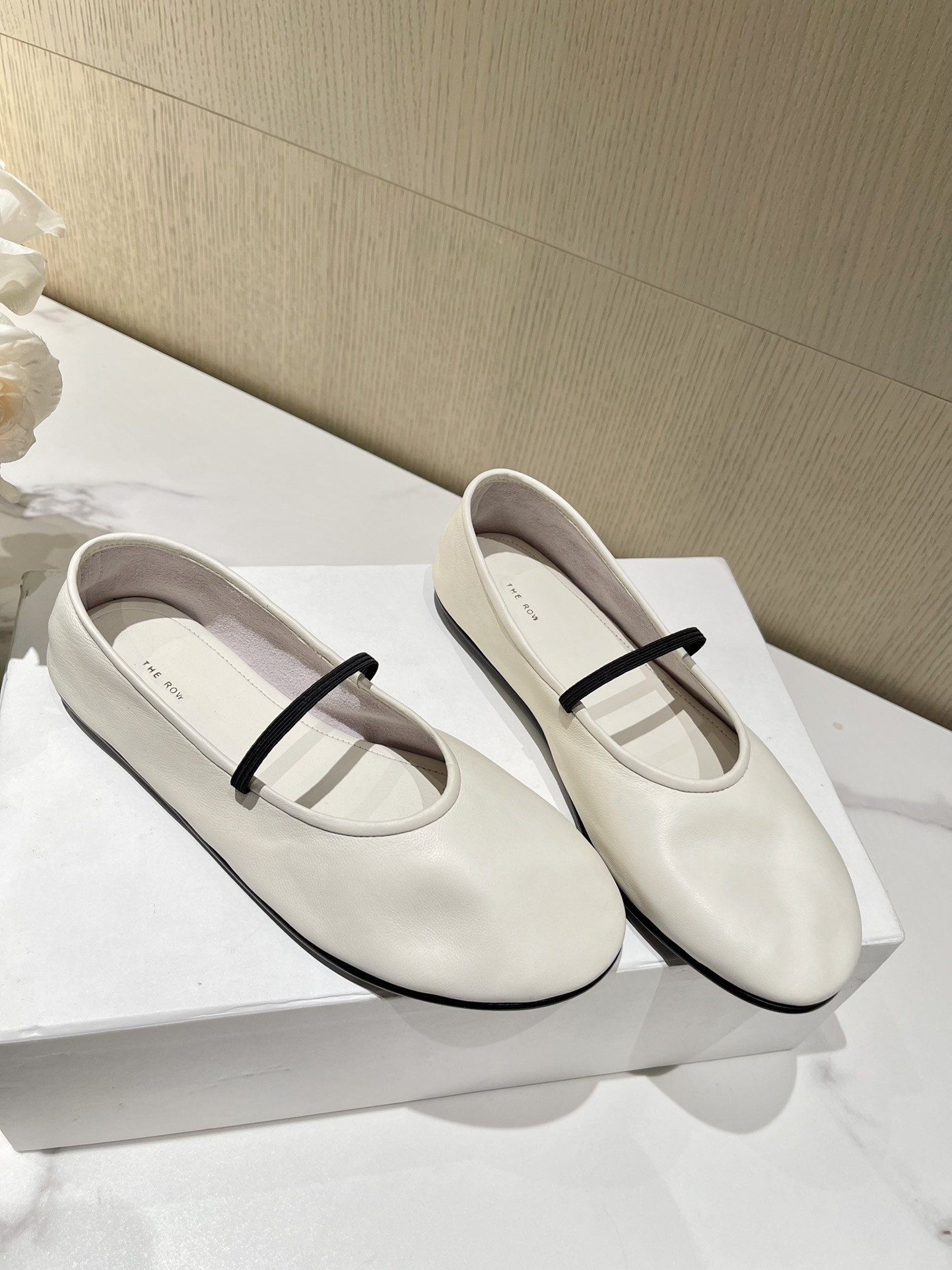 T*e R0w ballet single shoes