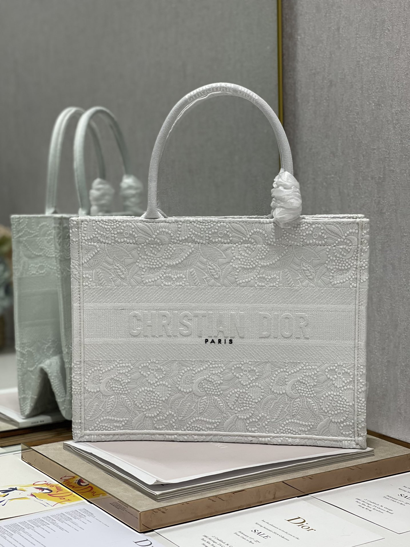 D*or small book tote-36*28cm