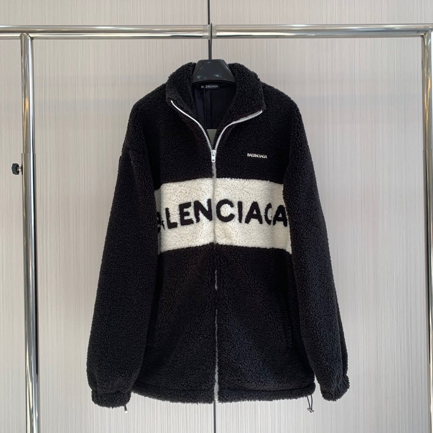 Ba*len*cia*ga fleece