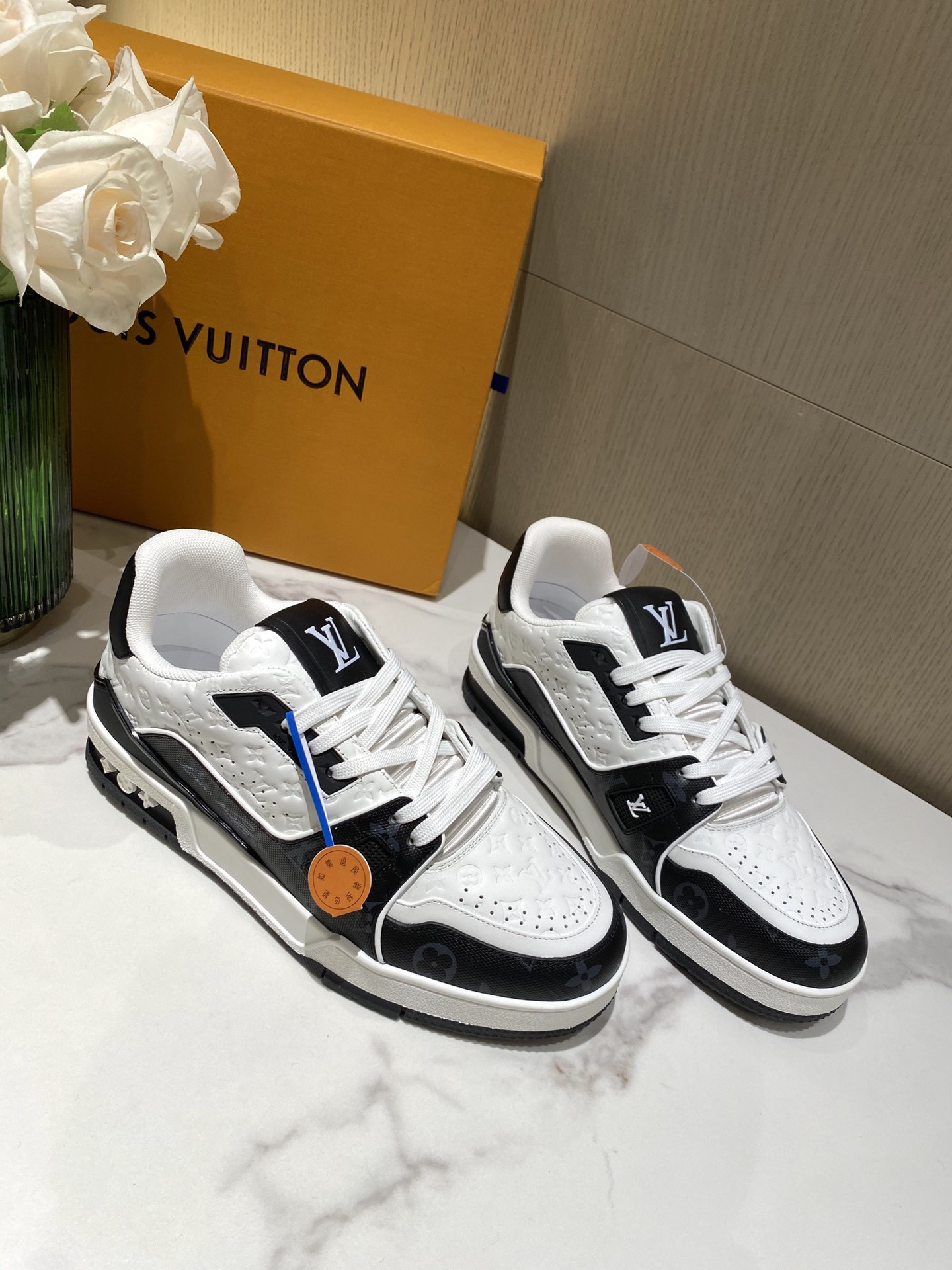 l0*is V*t0n trainer2(eu35-45)