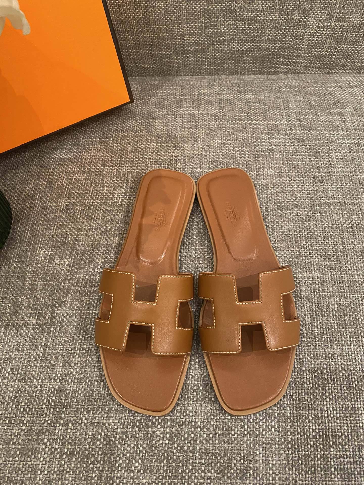 H**mes slippers in smooth leather
