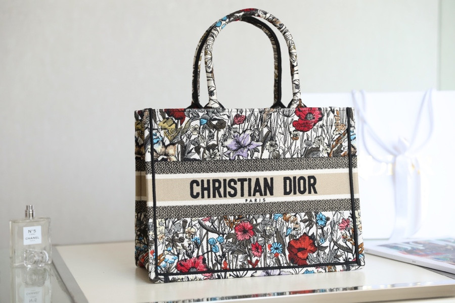 D*or small book tote-36.5cm