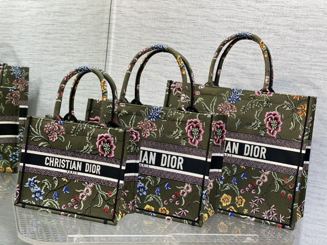 D*or book tote