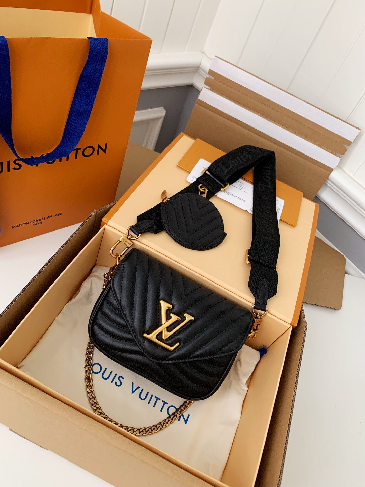 l0*is V*t0n new wave bag-19*14*5cm