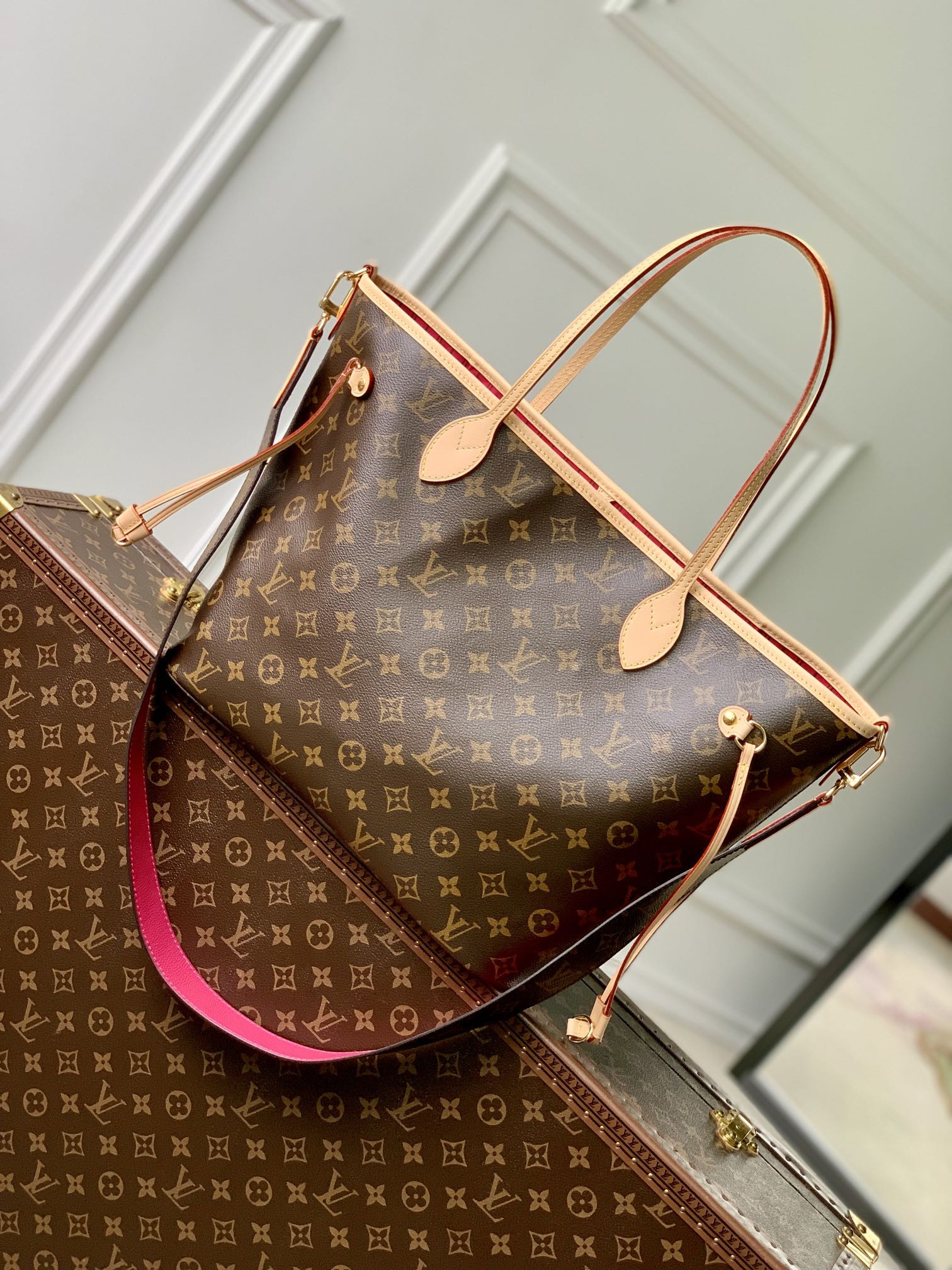 l0*is V*t0n neverfull mm-m12096-31×29×14cm