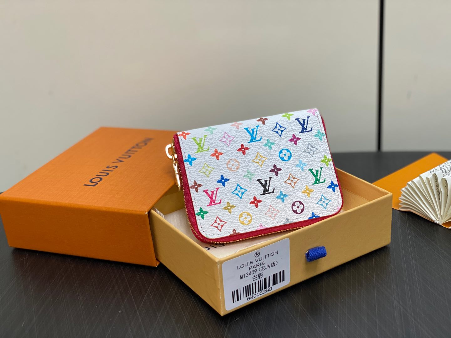 L0vis Vvtt0n Zippy Wallet-11 x 8.5 x 2CM