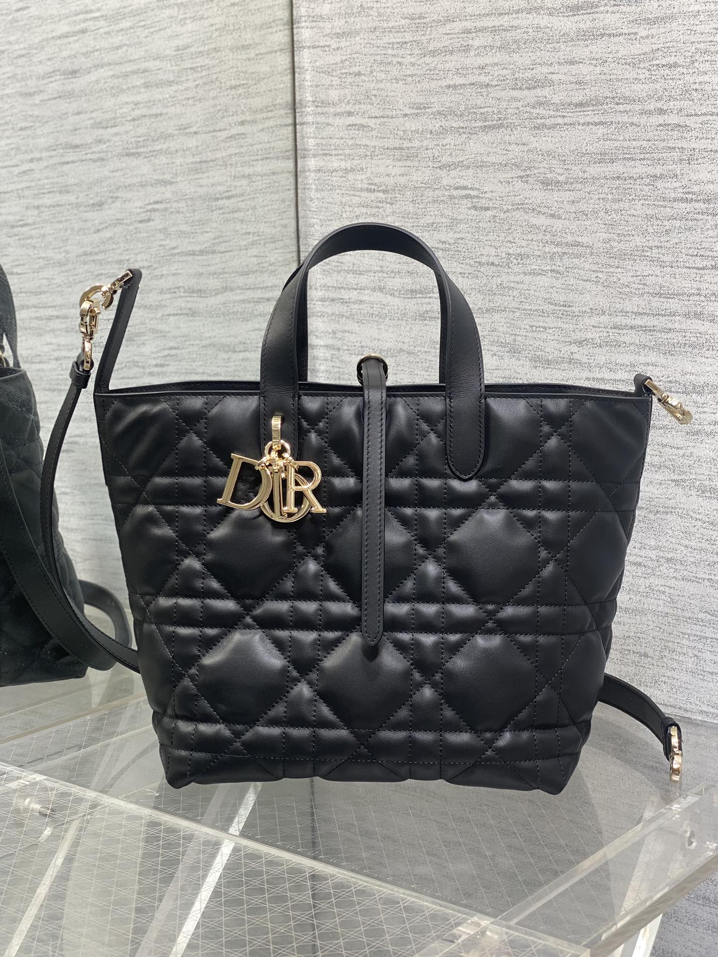 Diro Toujours Tote Bags-20*18.5*22CM