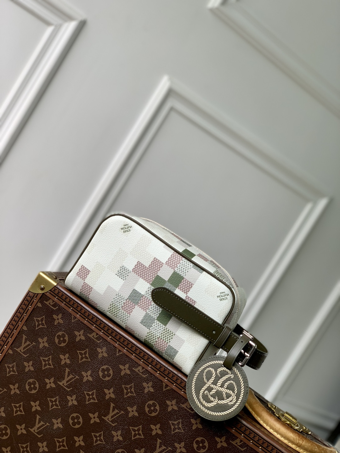 L0vis Vvtt0n Locker Dopp Kit Pouch -23 x 13 x 12CM