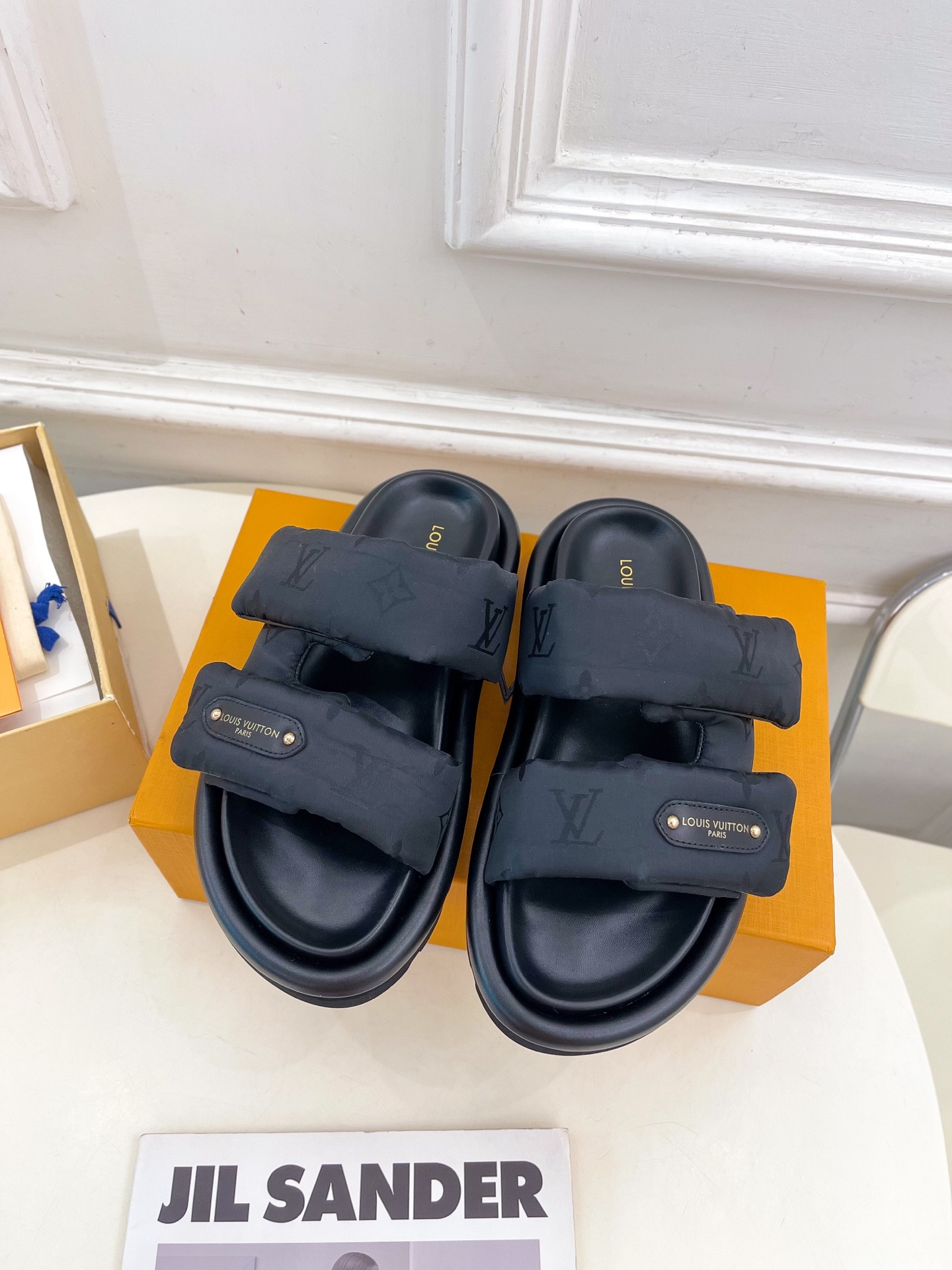 L0vis Vvtt0n 25SS Sandals