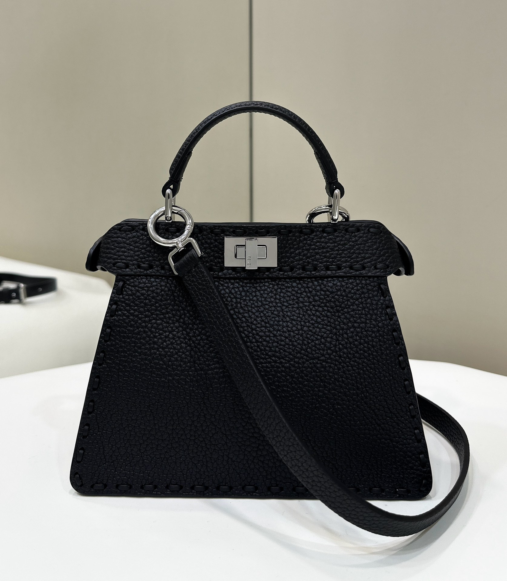 F**di Peekaboo ISeeU Bag-20x11x15CM