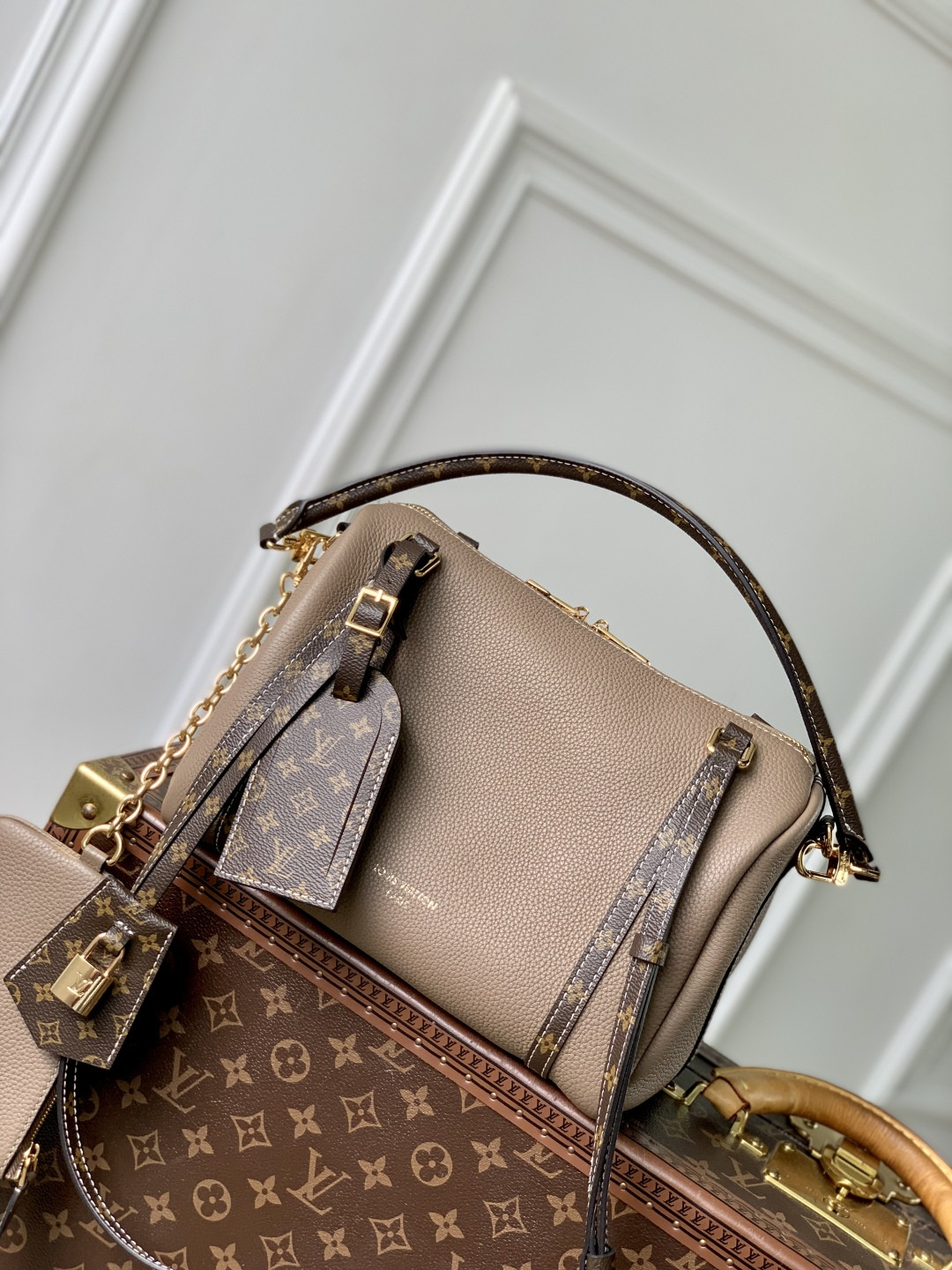 L0vis Vvtt0n M13667 Top Handbags-25*15*18CM