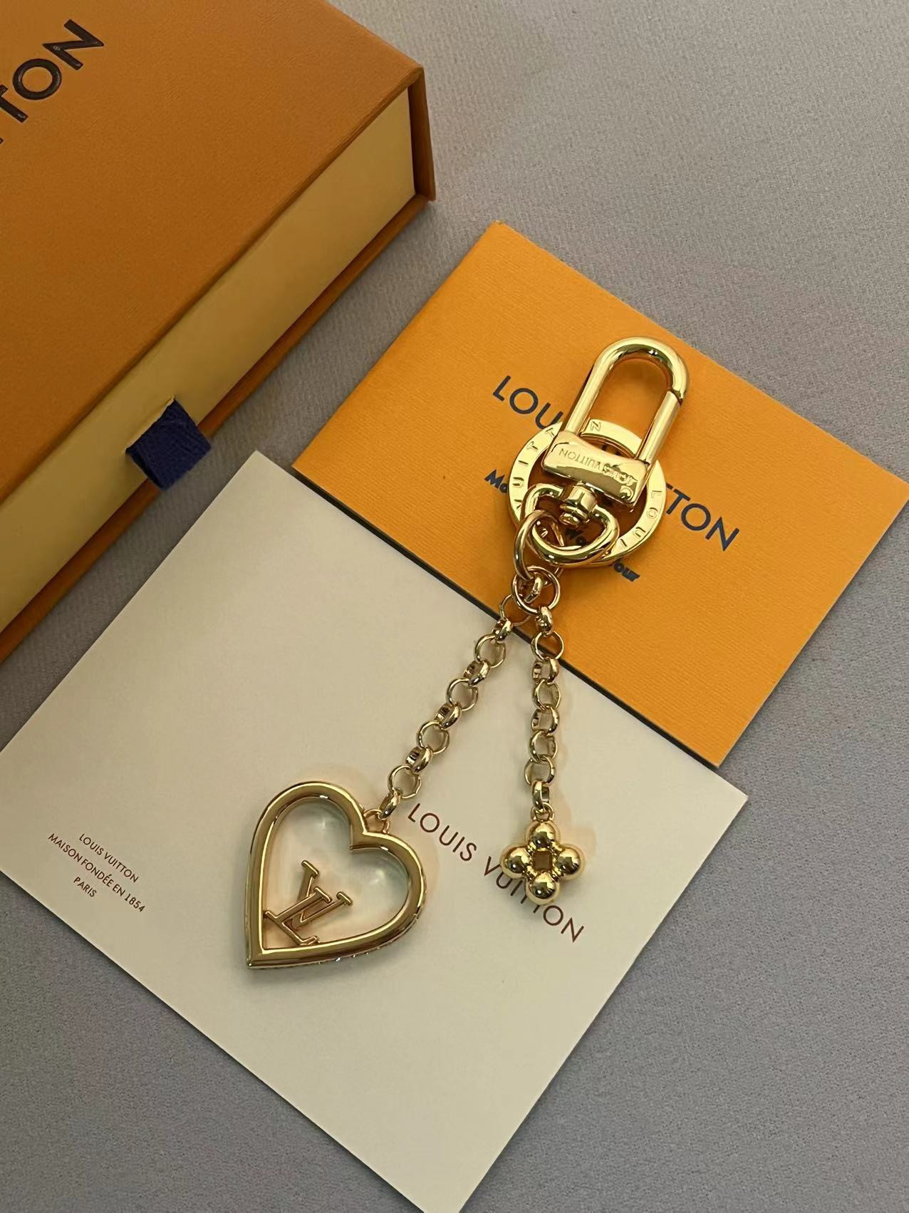 L0vis Vvtt0n Bag Charm