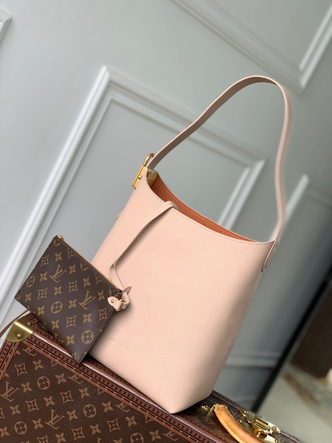 L0vis Vvtt0n Low Key Hobo-M25352-24 x 28 x 16CM