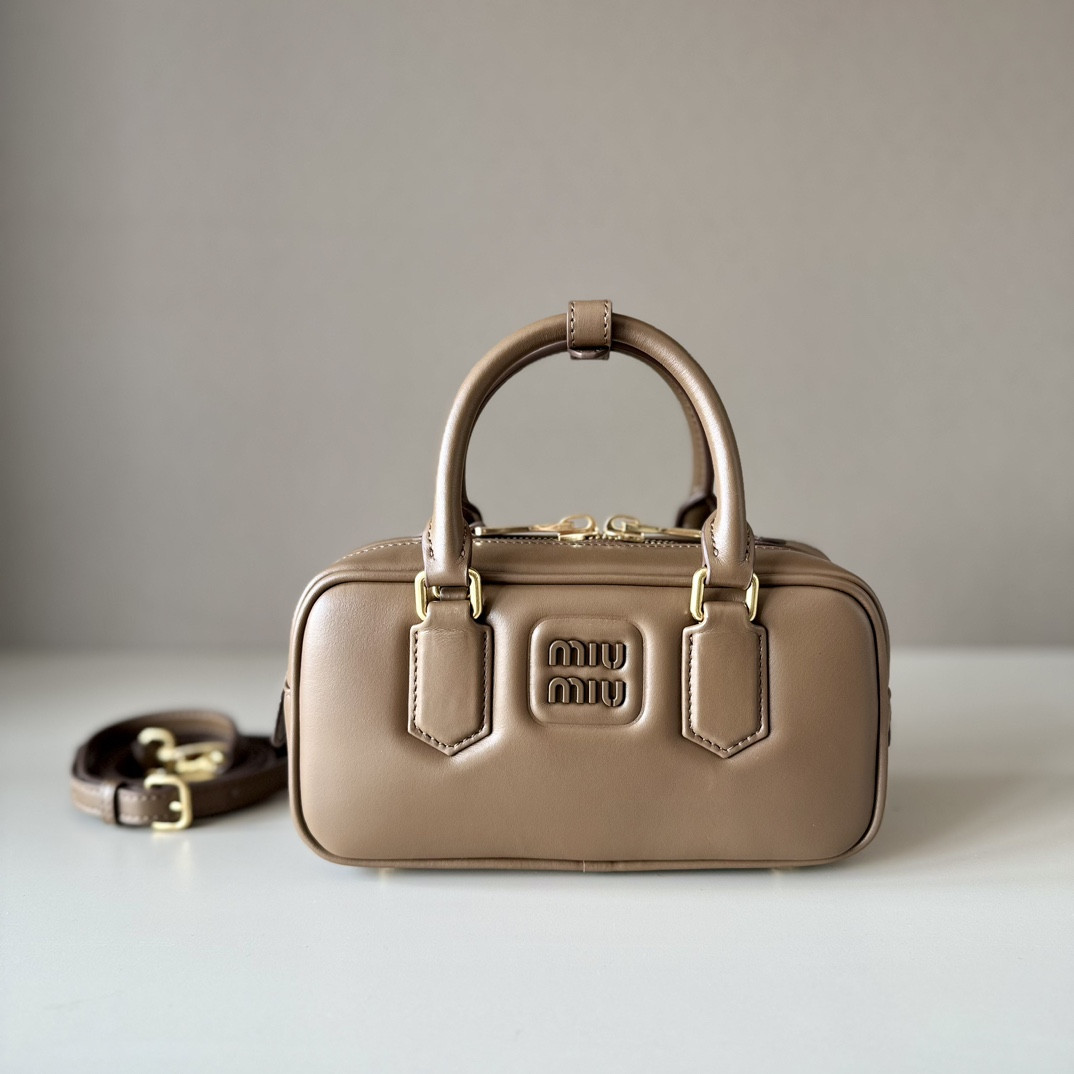M1um1u Top Handbags-22X10.5X7.5CM