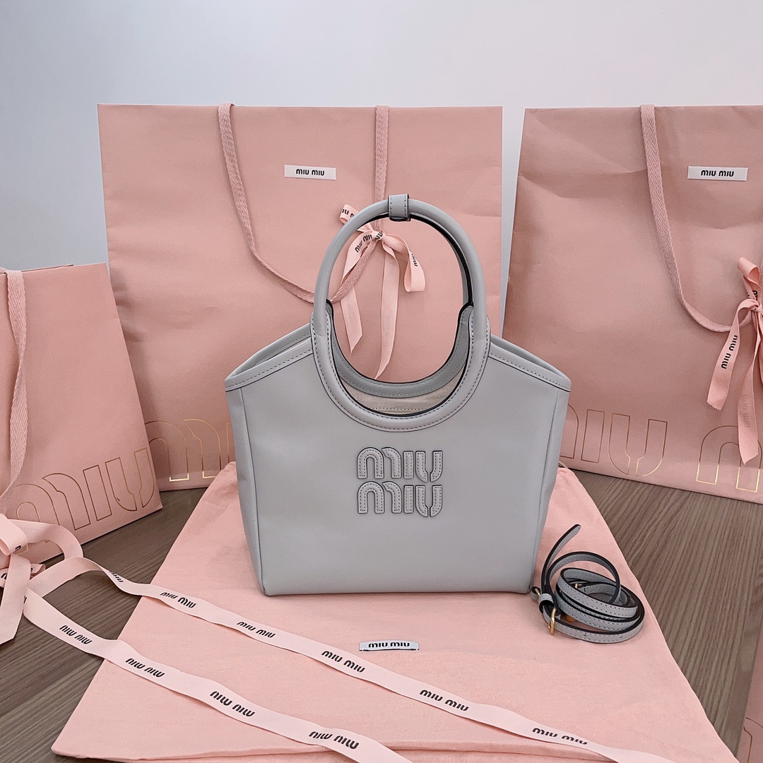 M1um1u Lvy Tote-23X13X7CM