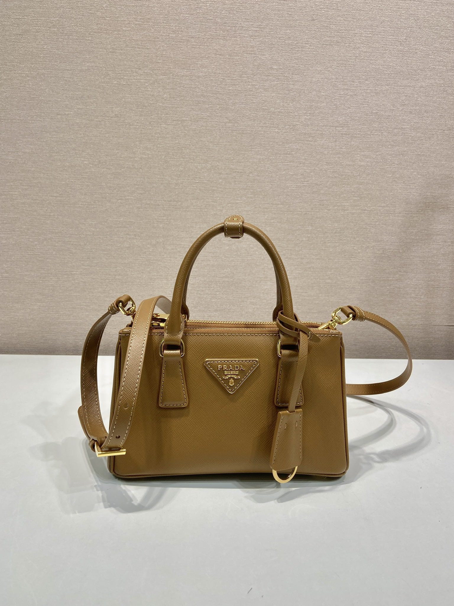 Pra*a Cameo Galleria Saffiano Leather Mini-Bag-1BA916-21*12.5*8.5CM