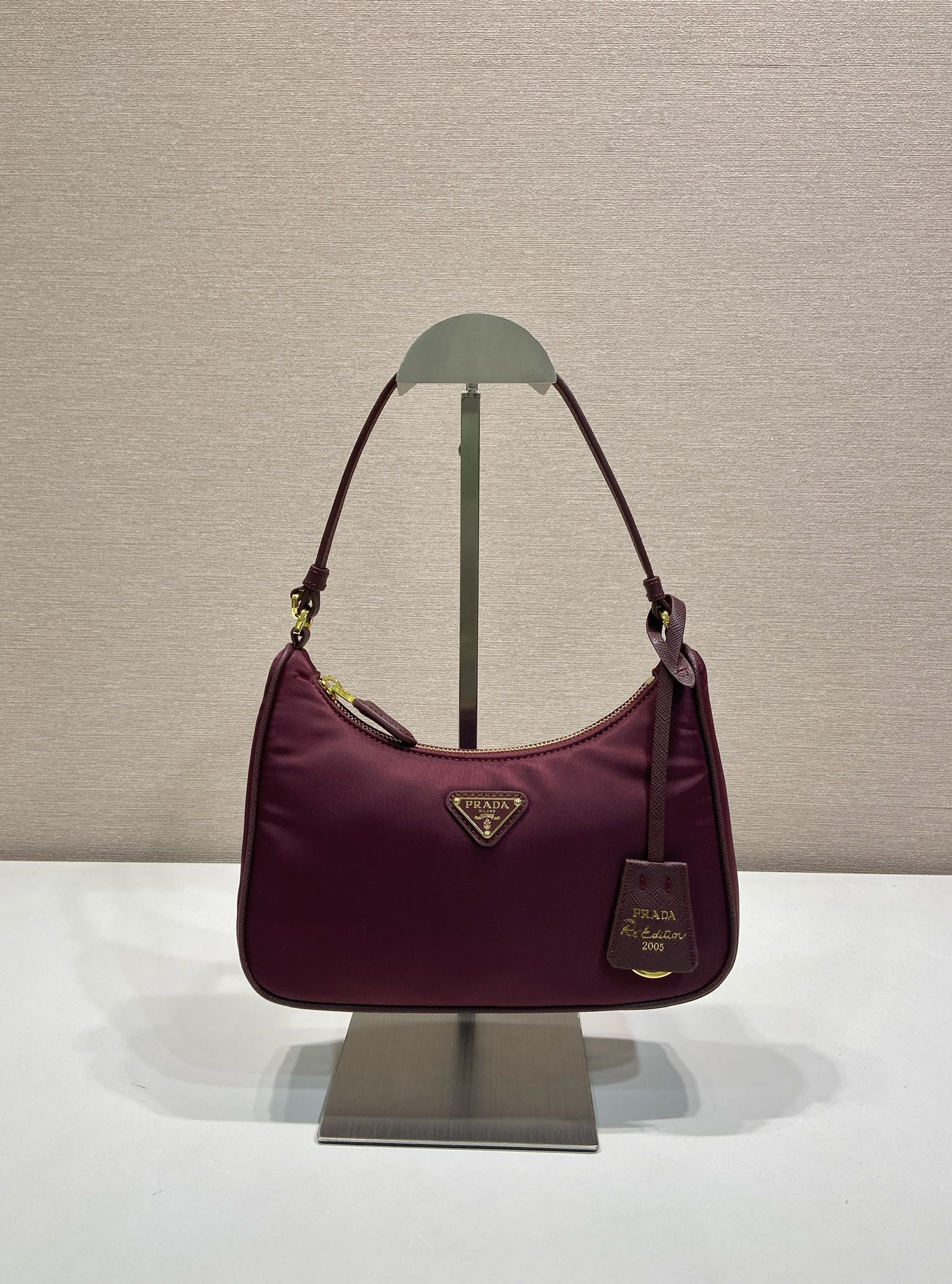 Pra*a re-edition 2005 hobo bag-22*18*6.5cm