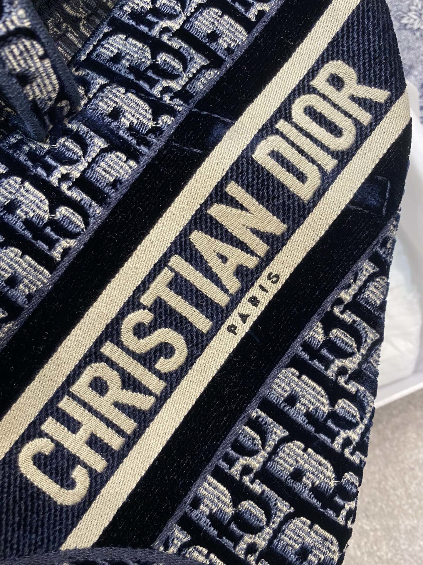 D*or oblique bag-25.5*20*6.5cm