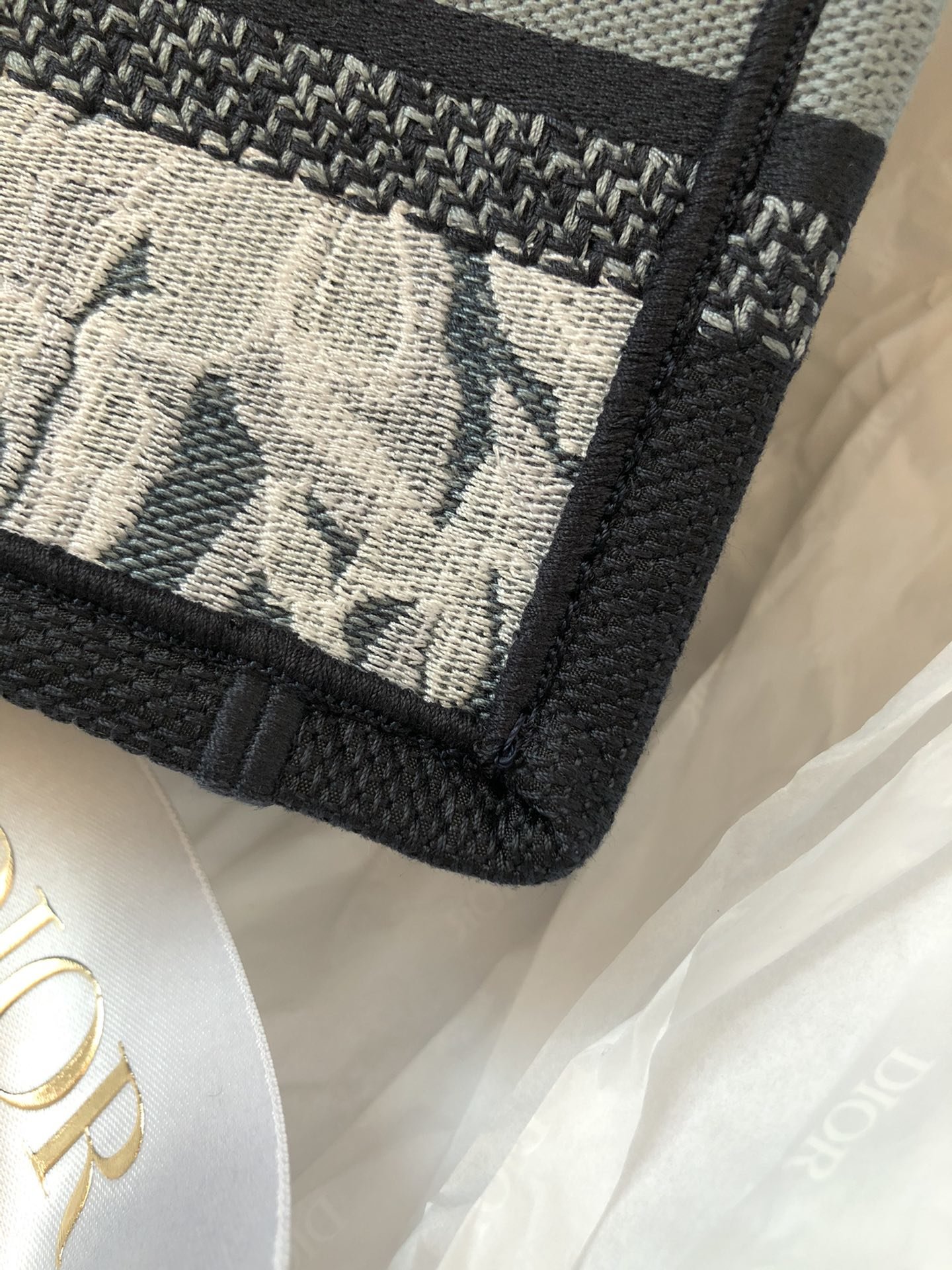 D*or mini book tote-23*17*7cm