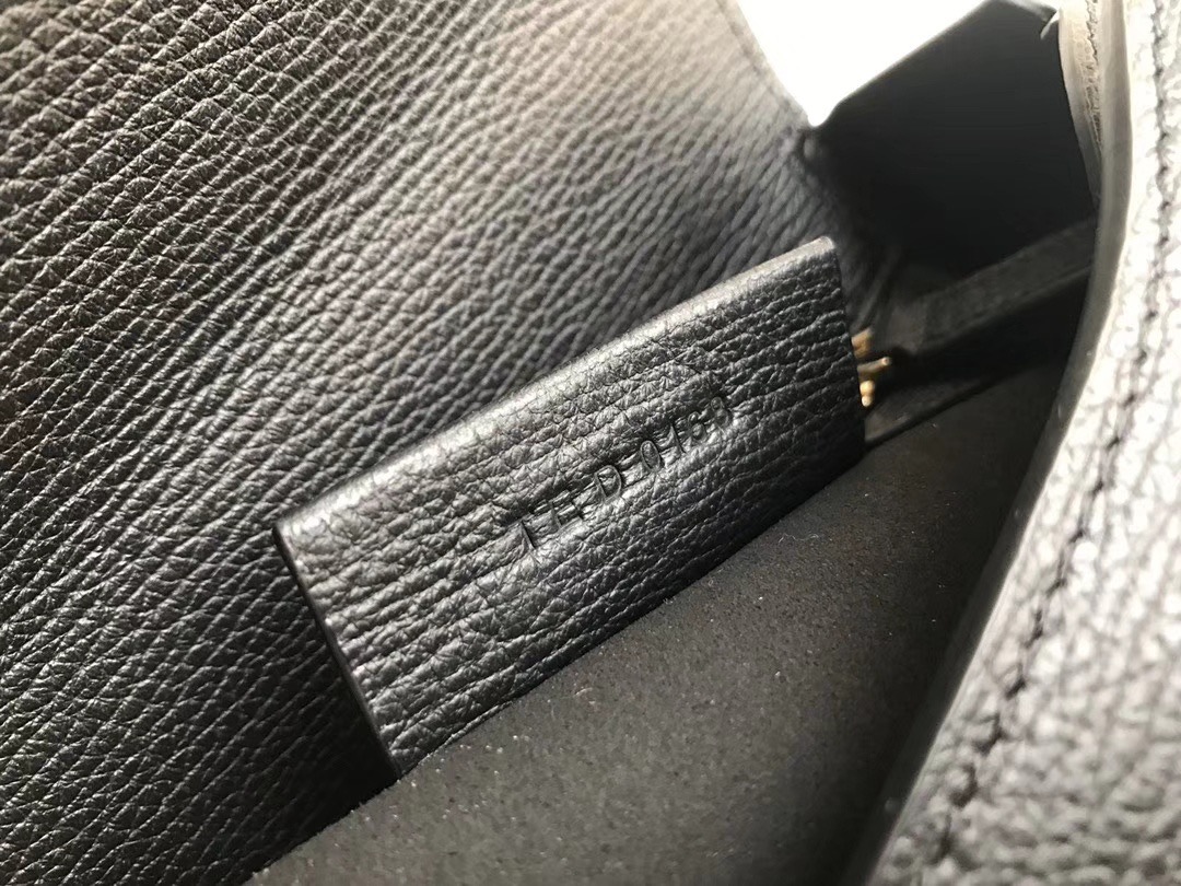 g1uenchy P*nd0ra bag-18cm