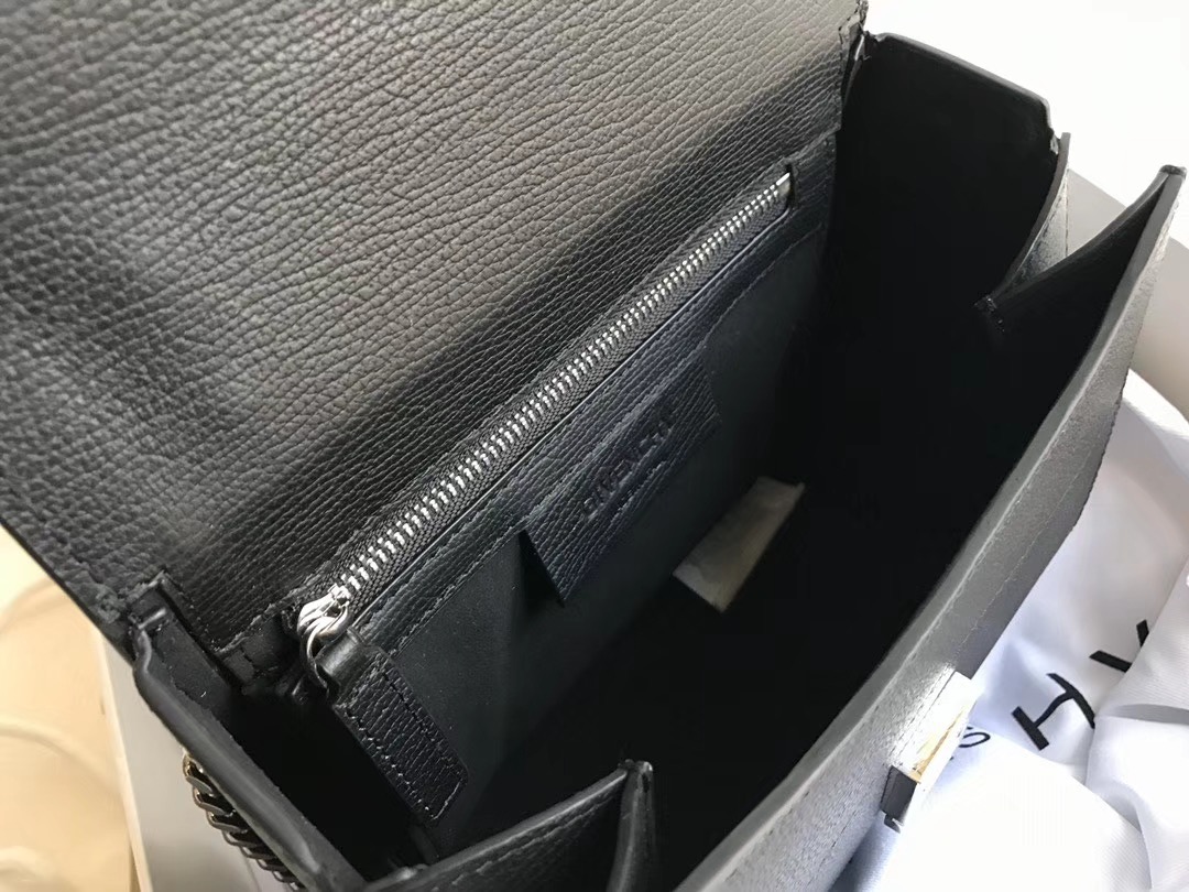 g1uenchy P*nd0ra bag-18cm