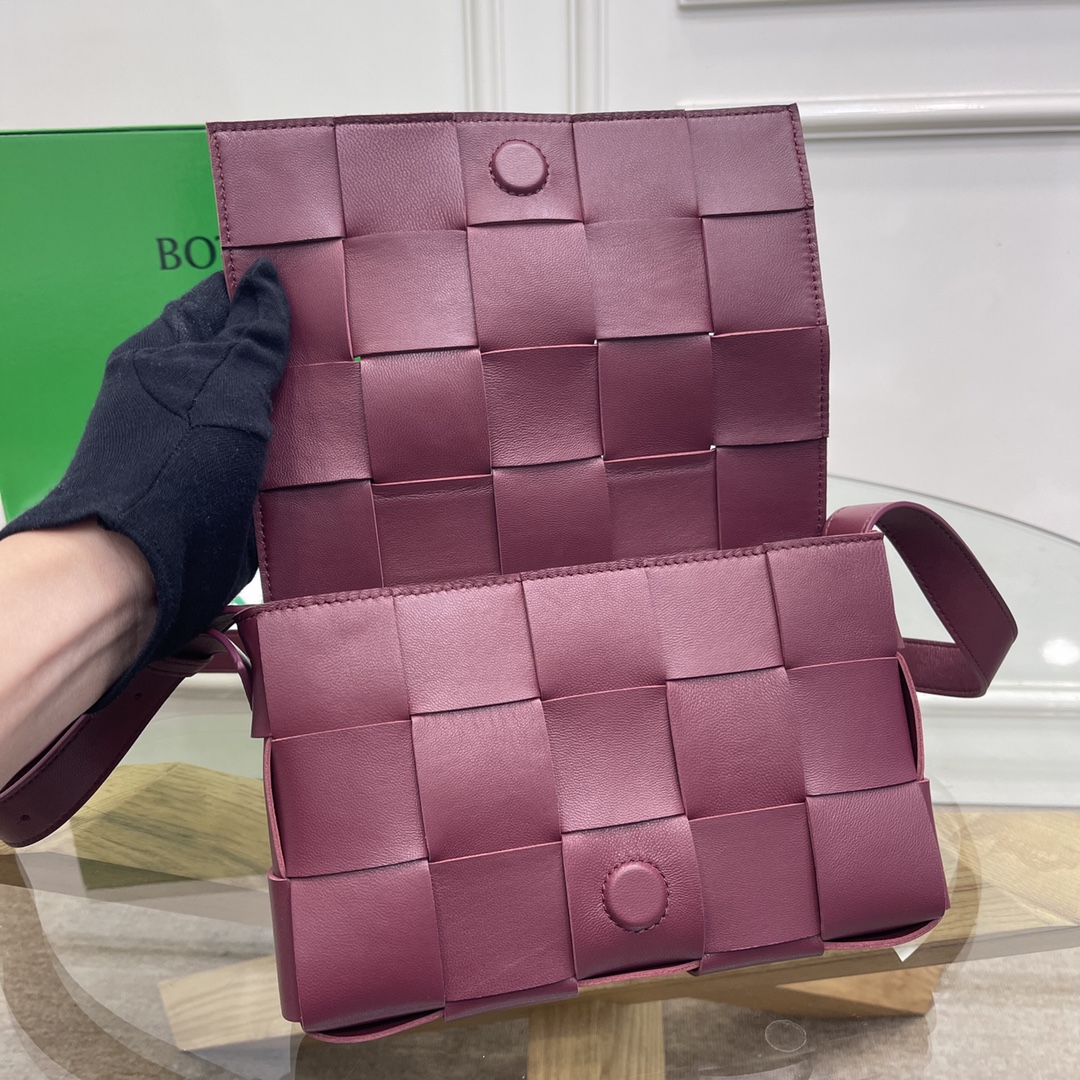 bo*te*ga Ve*ne*ta crossbody bag-23*15*6cm