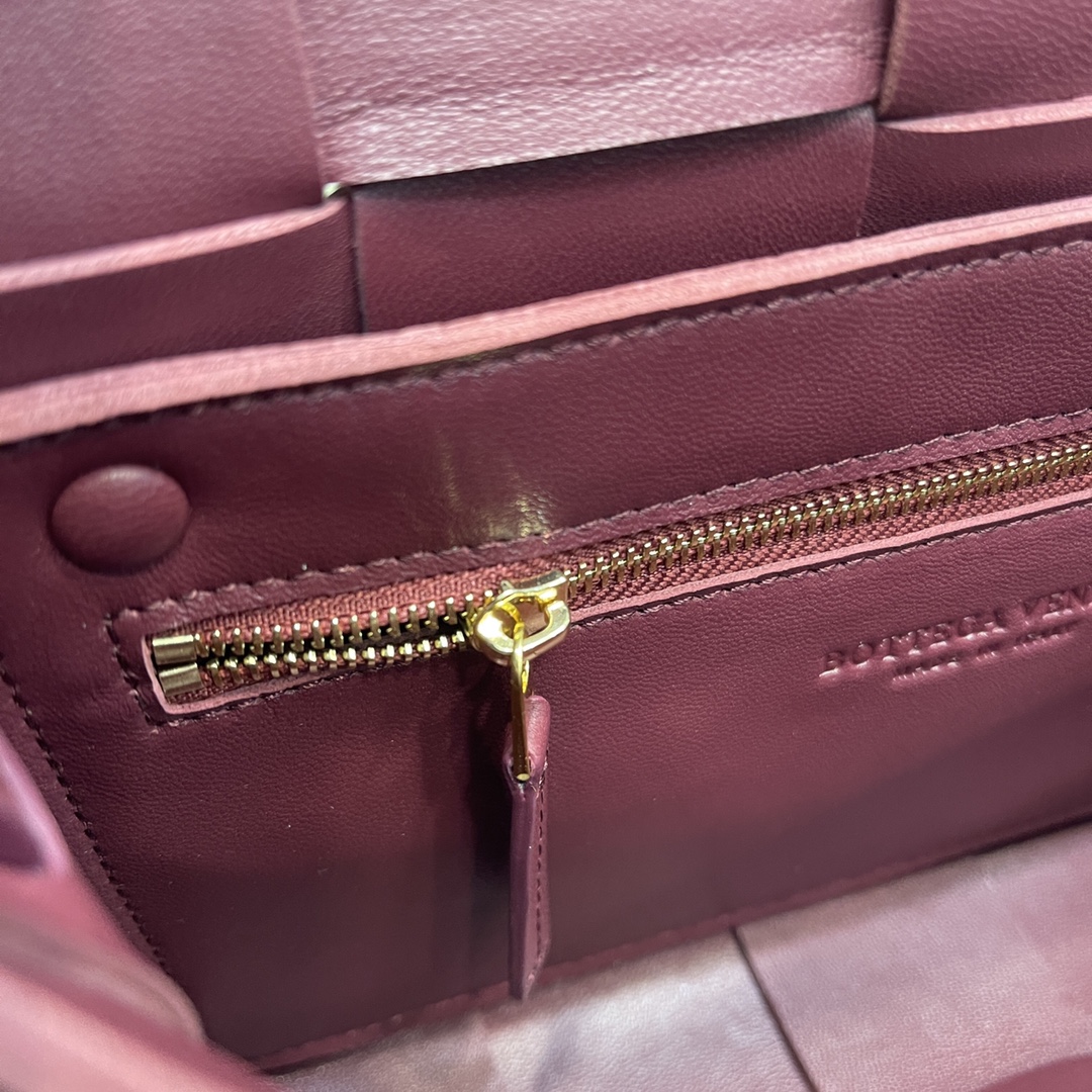 bo*te*ga Ve*ne*ta crossbody bag-23*15*6cm