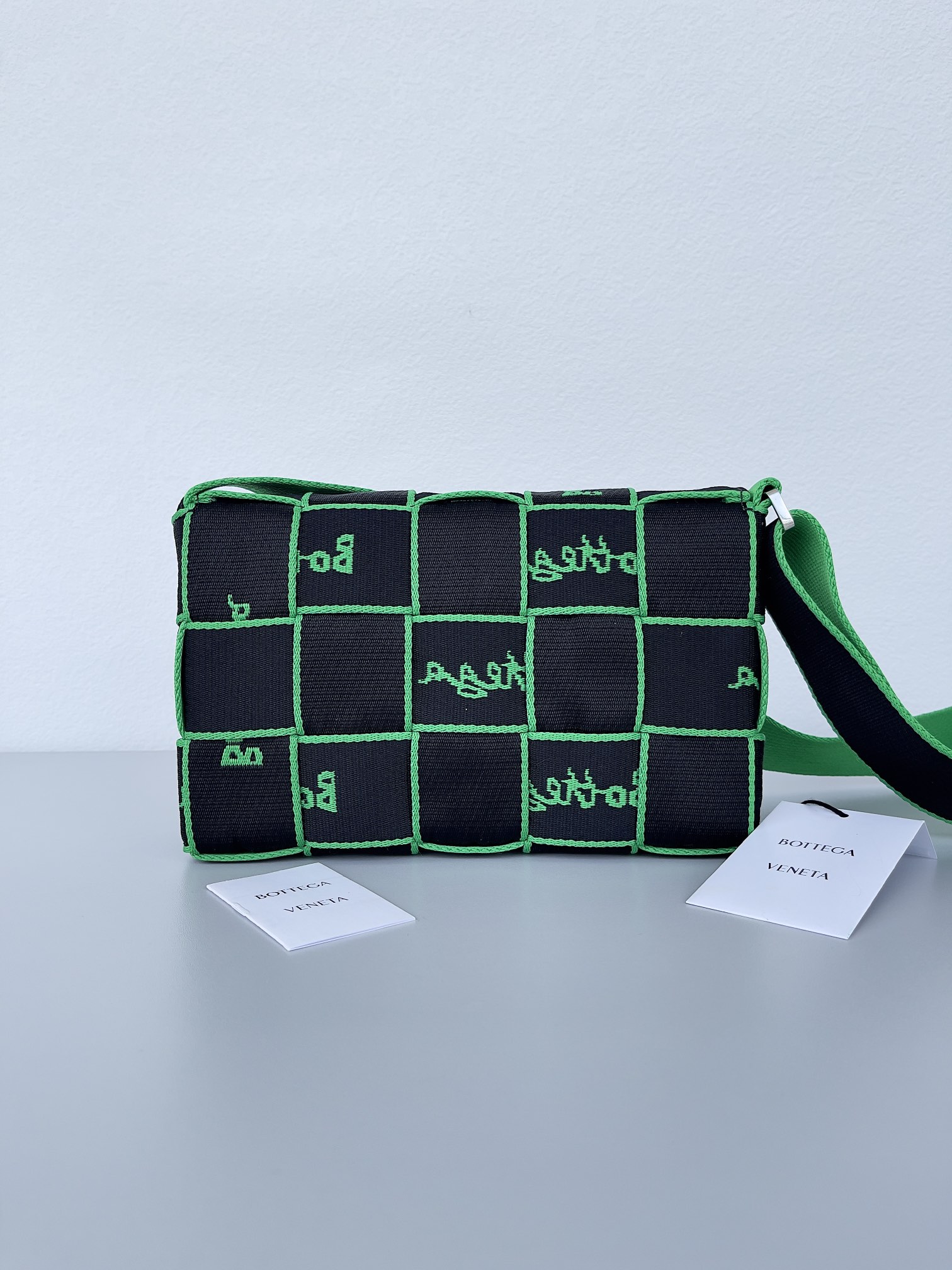 bo*te*ga Ve*ne*ta webbing crossbody bag-25*15*5cm