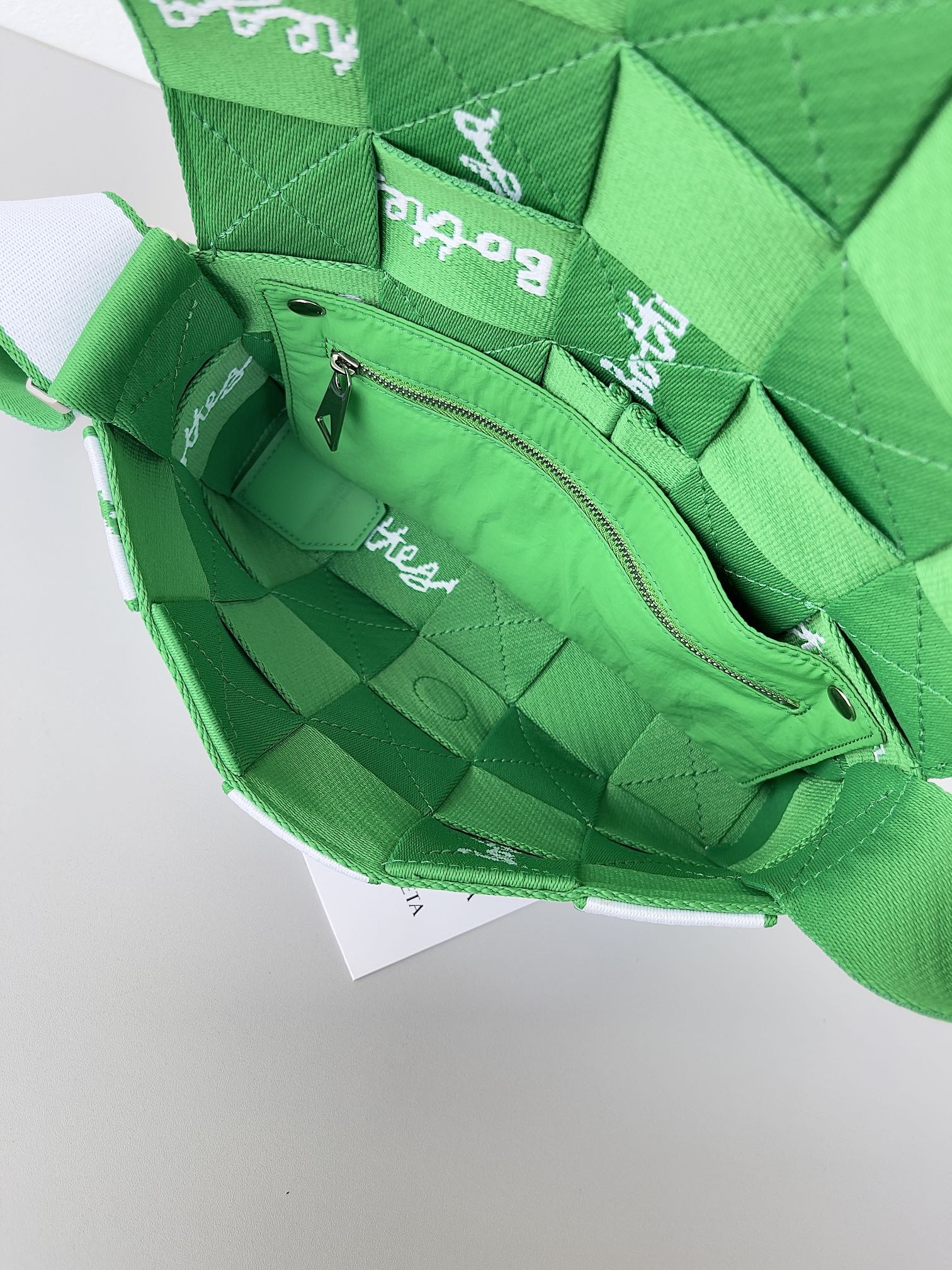 bo*te*ga Ve*ne*ta webbing crossbody bag-25*15*5cm