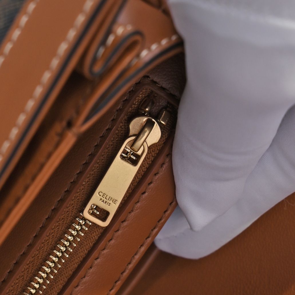 Celin Triomphe Shoulder Bag-22.5x16.5x7.5CM