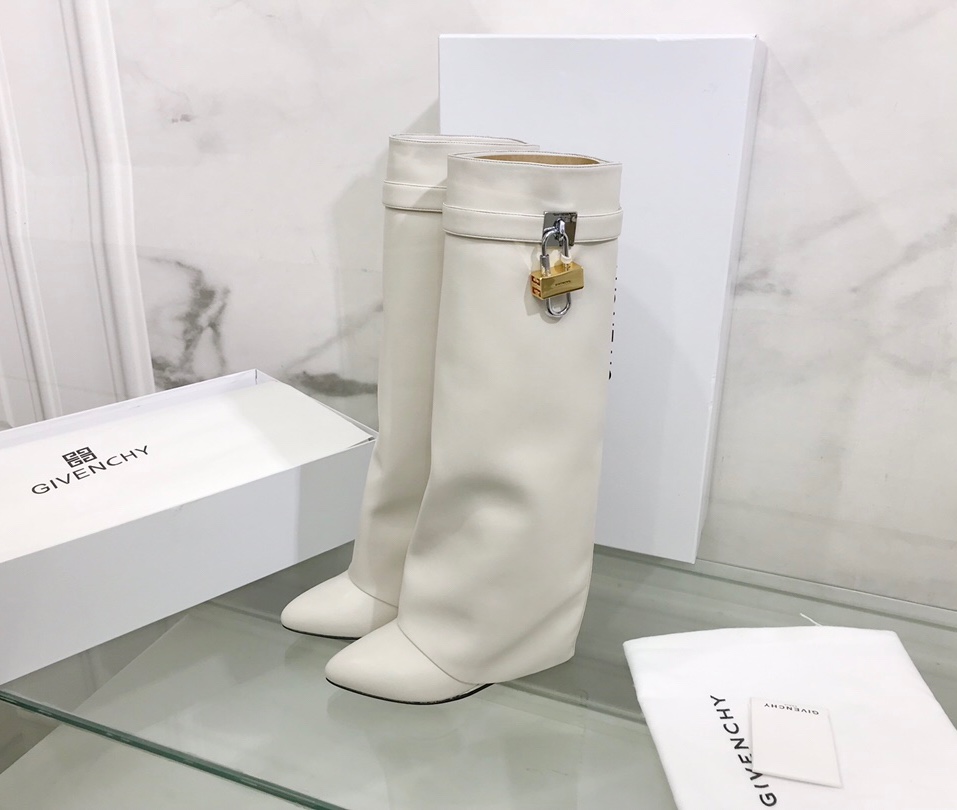 G1uenchy boots(eu35-42)