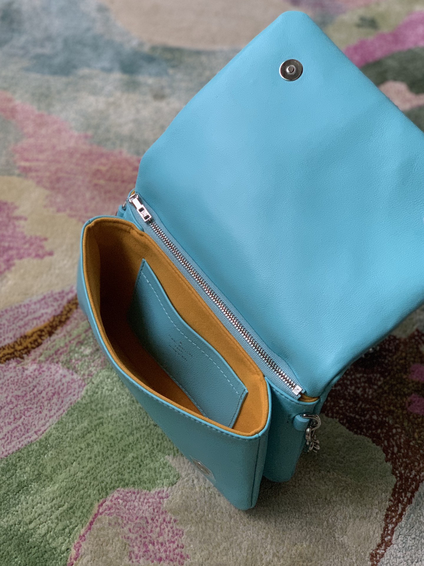 l0*is V*t0n pochette coussin chain bag-20*14*8cm