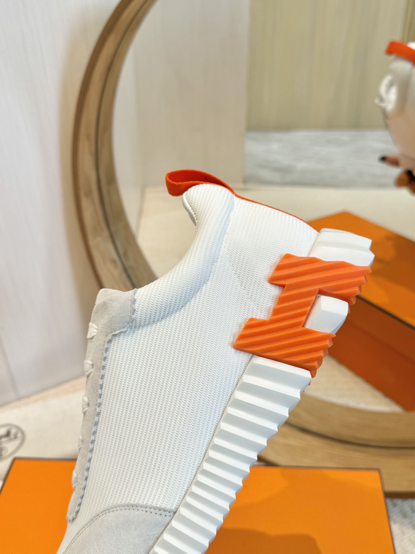 H**me5 Sneakers