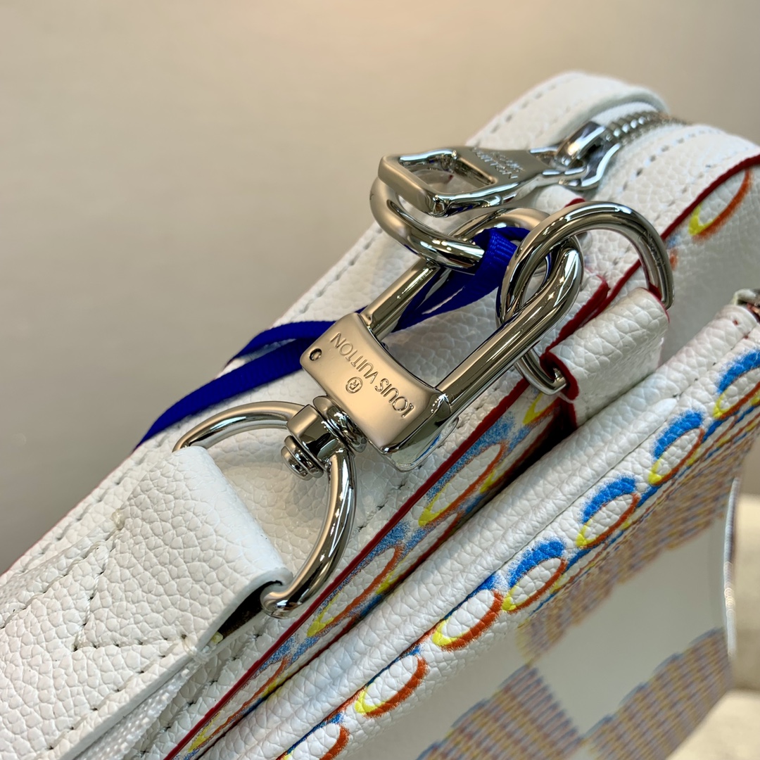 l0*is V*t0ntrio handbag-25*18.5*7cm