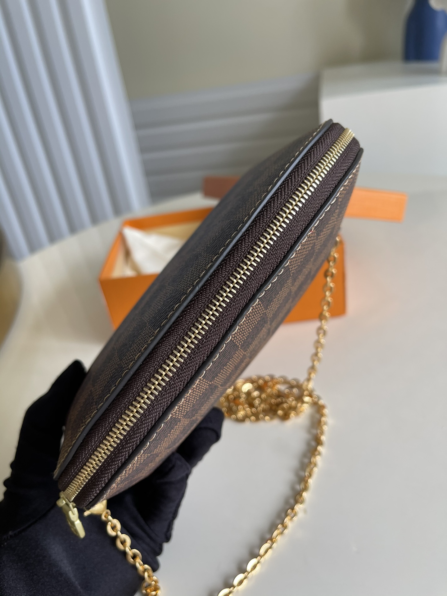 l0*is V*t0n cosmetic bag-17*12*6cm