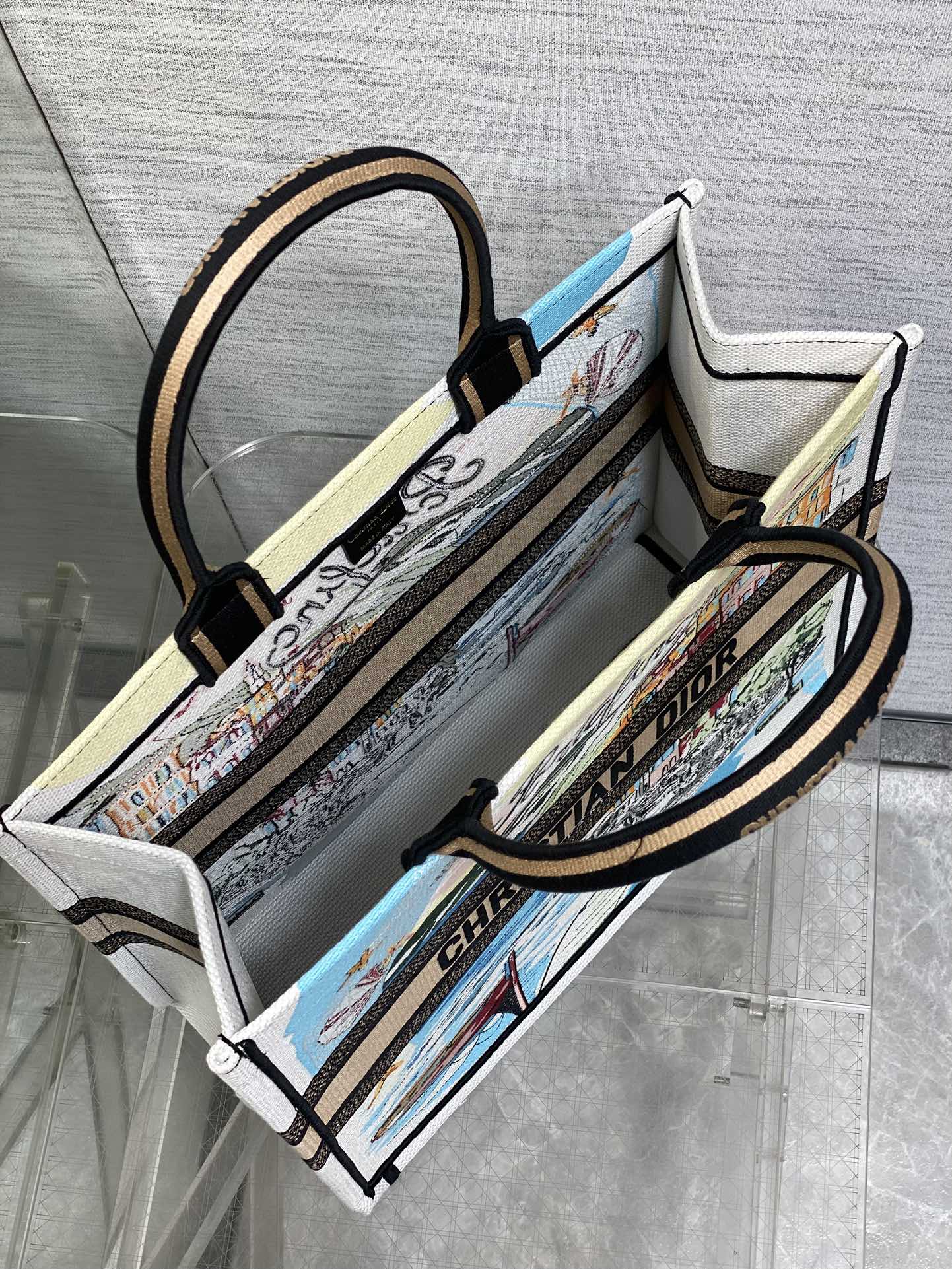 Diro Book Tote