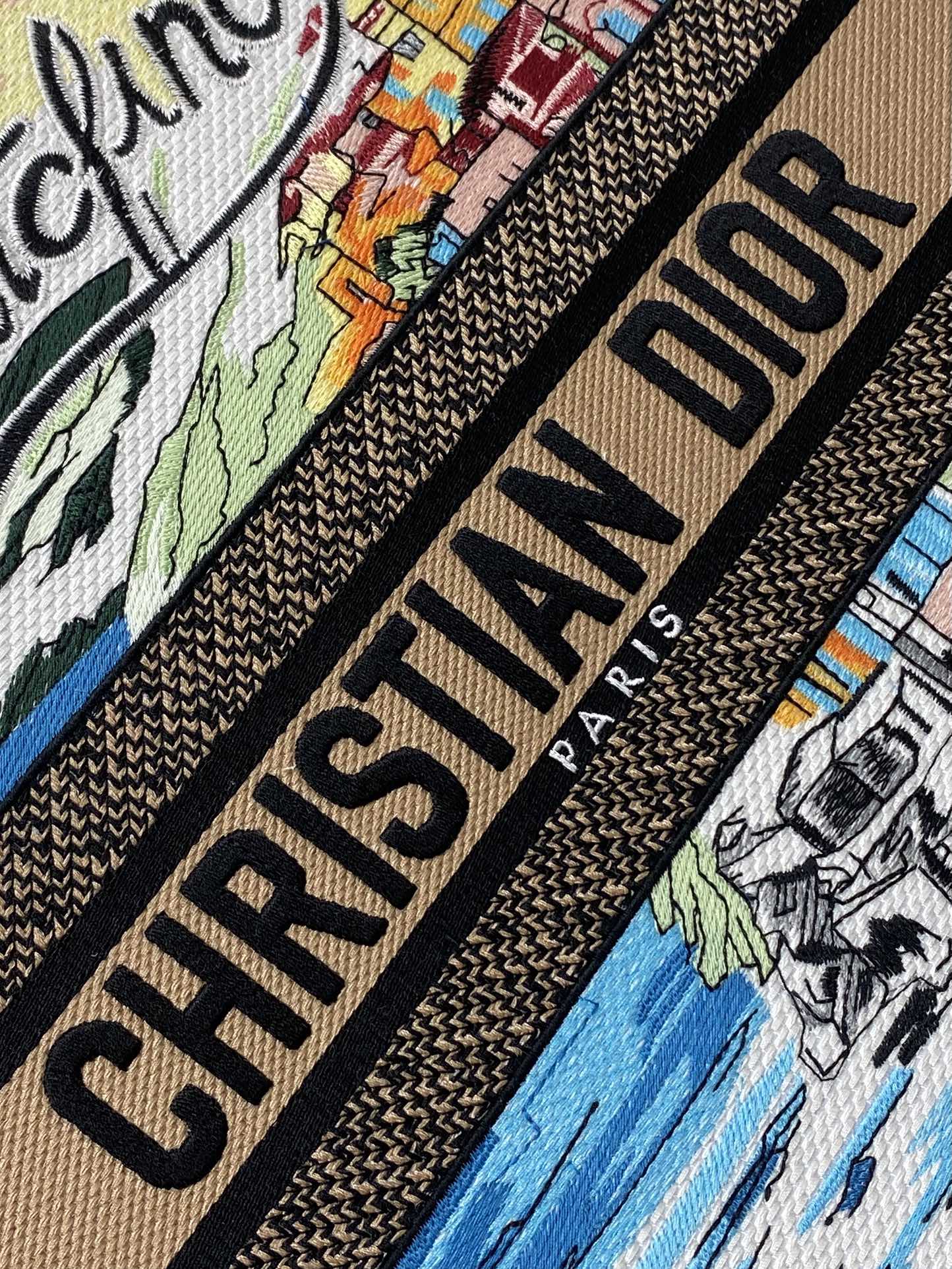 Diro Book Tote