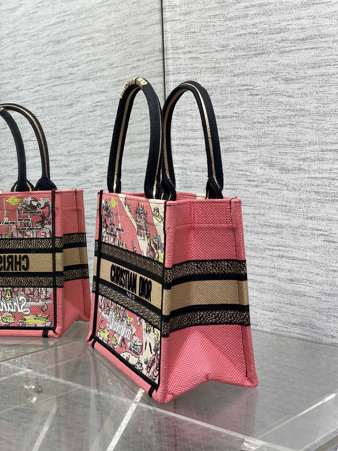 Diro Book Tote