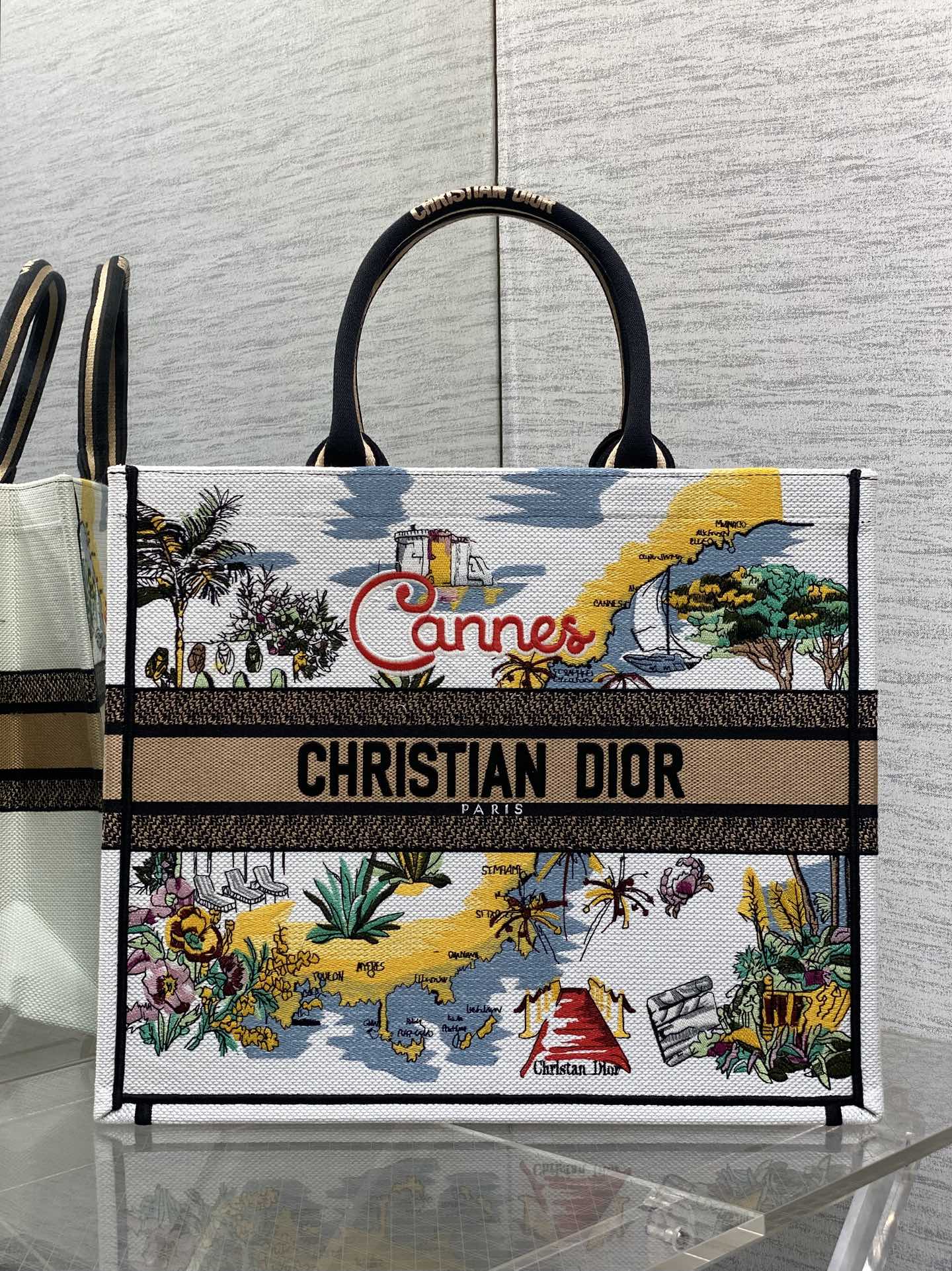 Diro Book Tote