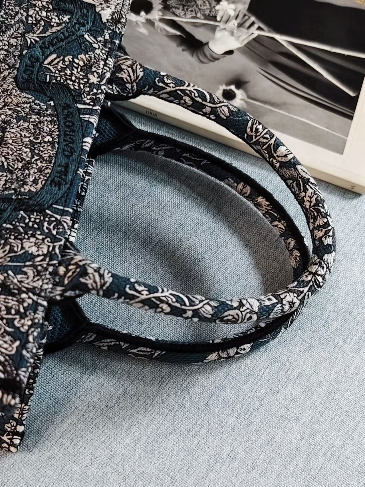 Diro Book Tote