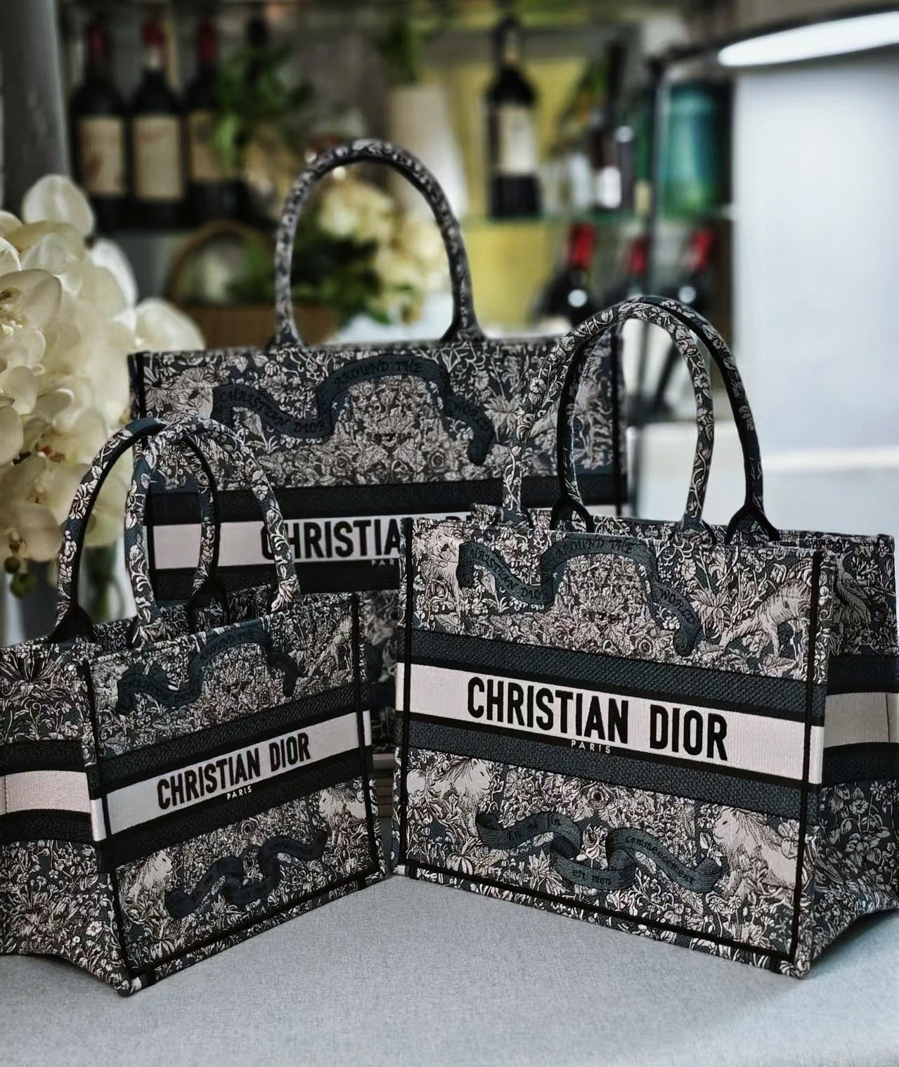 Diro Book Tote