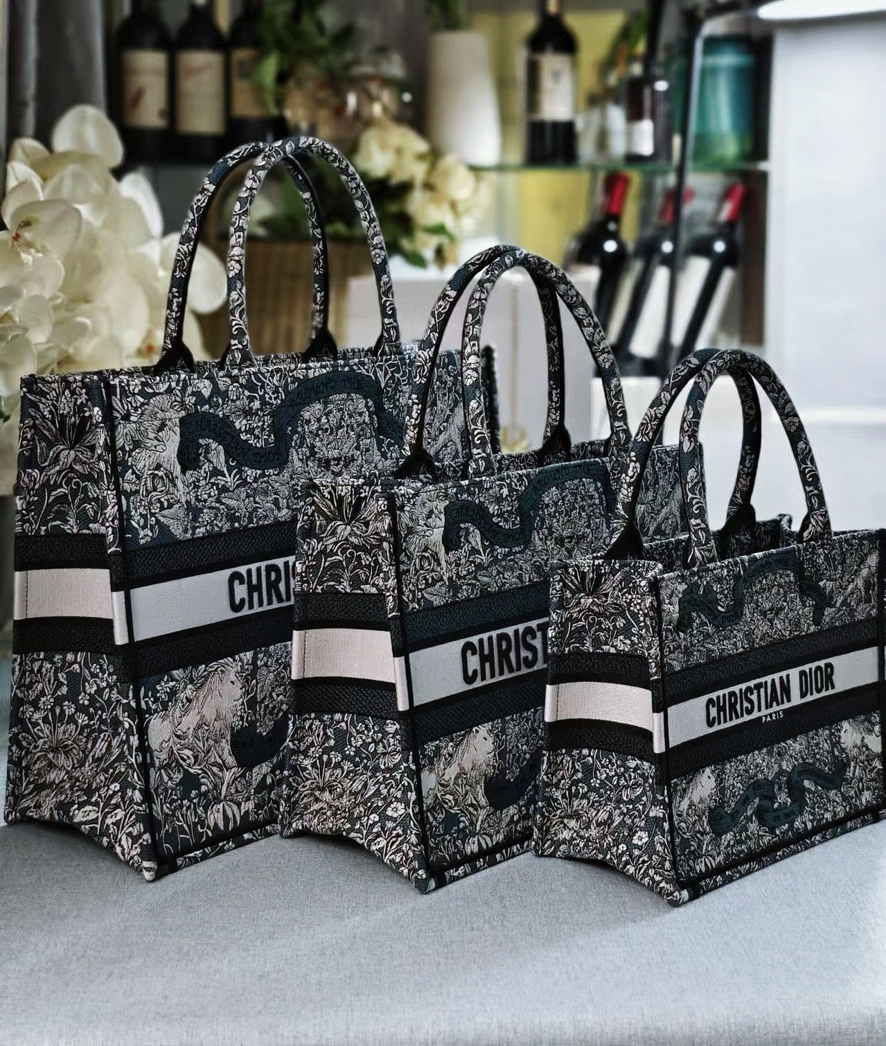 Diro Book Tote