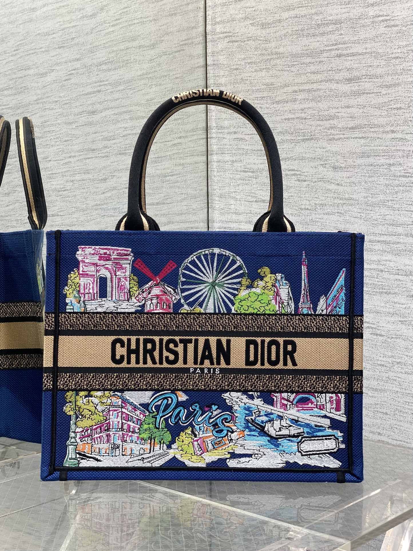 Diro Book Tote