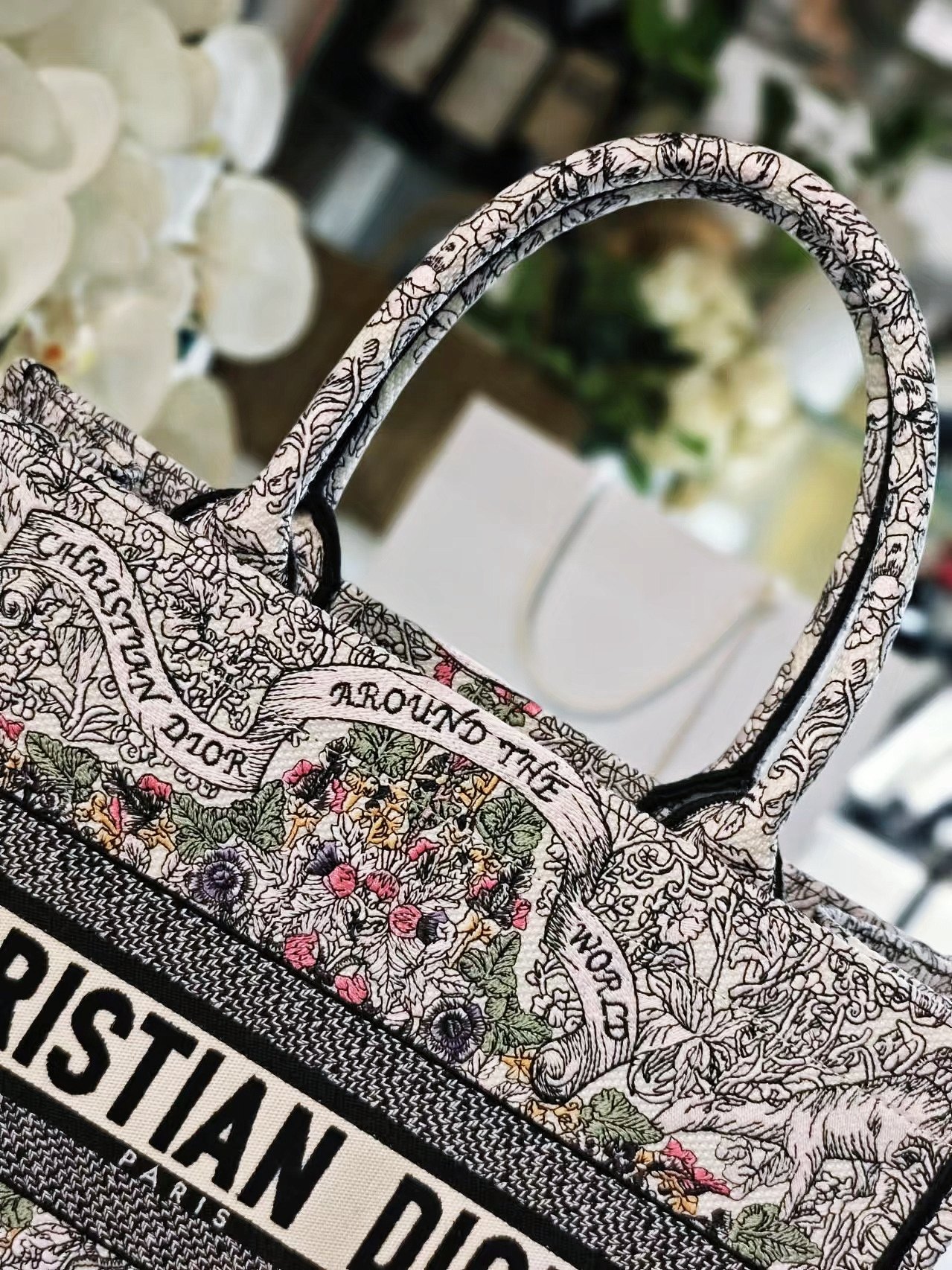 Diro Book Tote
