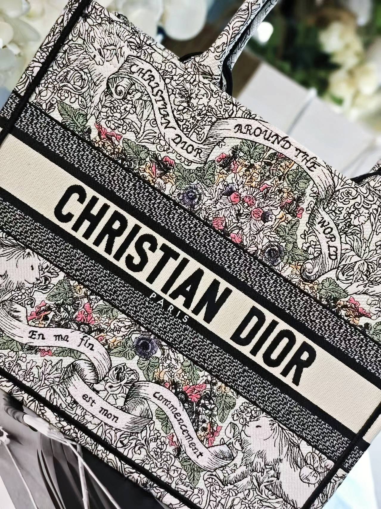 Diro Book Tote