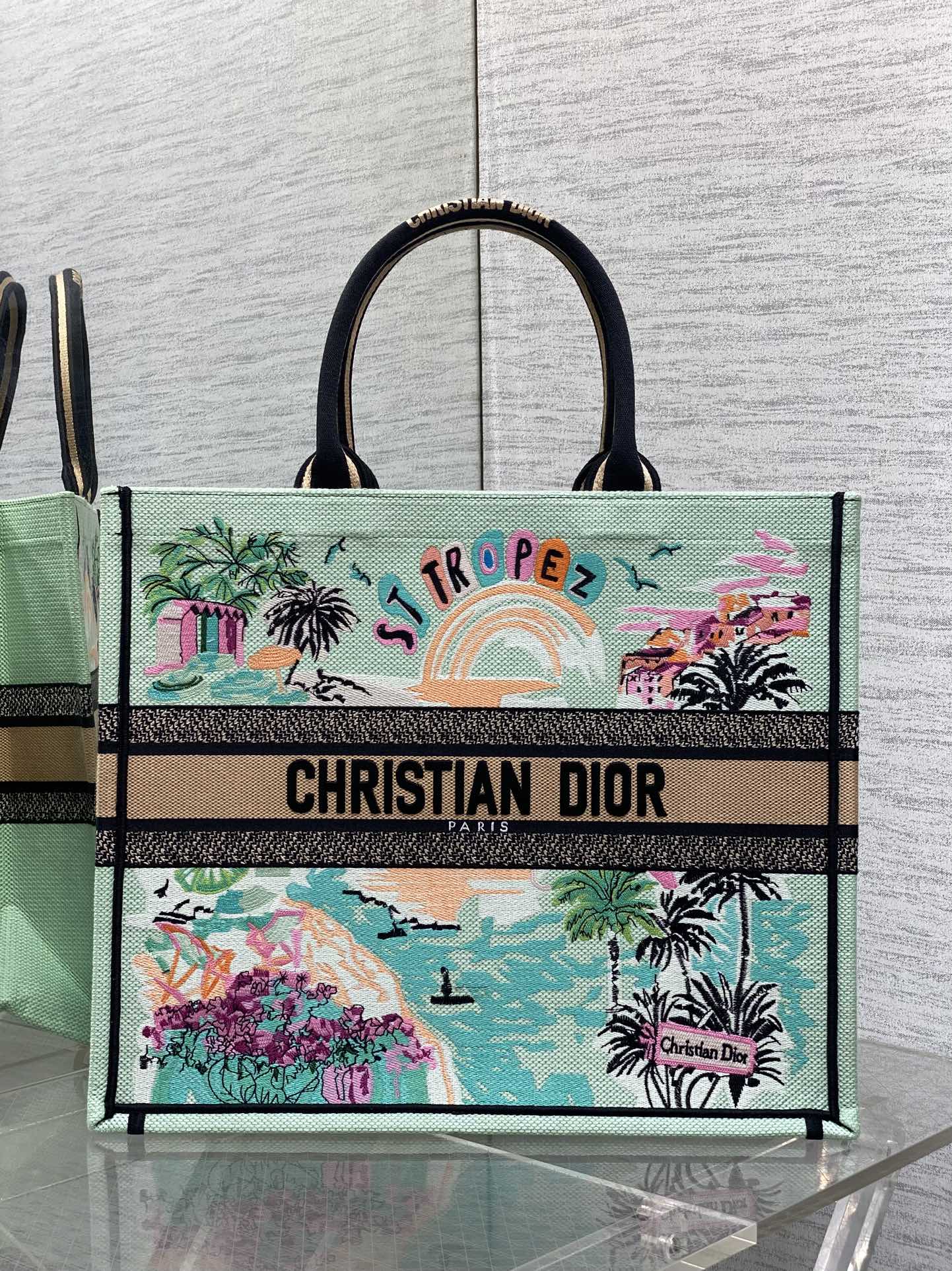 Diro Book Tote