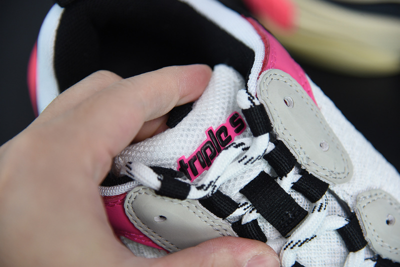 Ba*len*cia*ga triple s