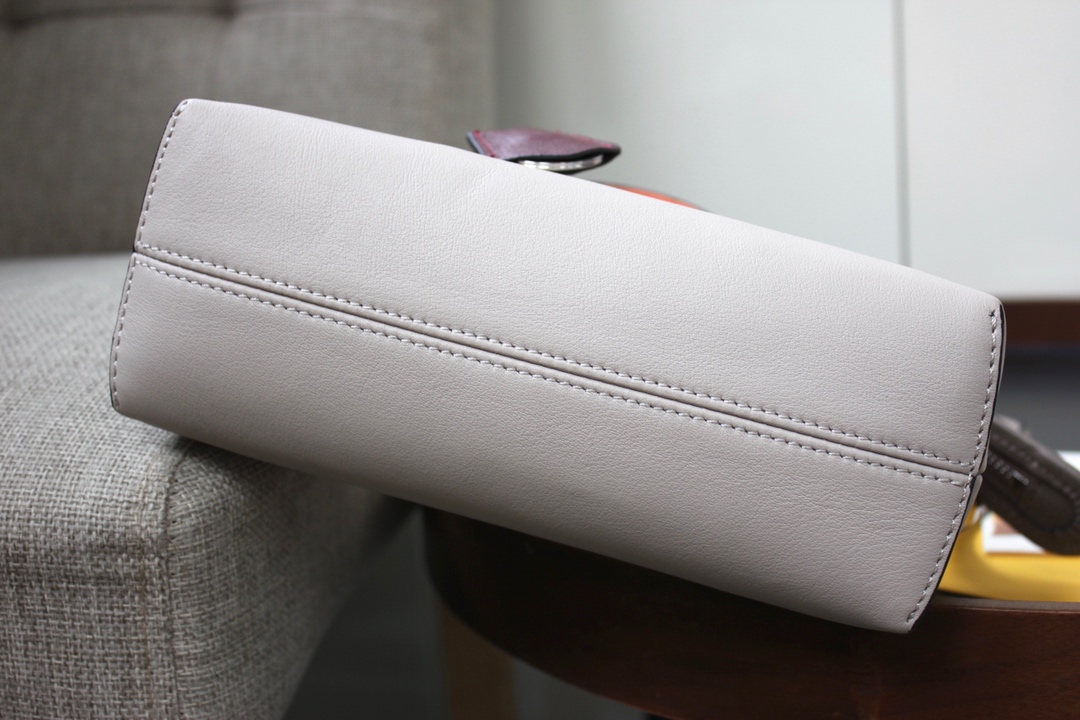 F**di by the way handbag-20*13*8.5cm