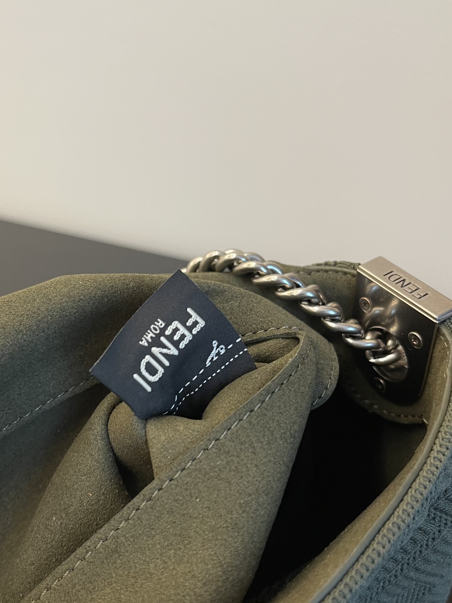 F**di medium lconic baguette bag-24x7x14.5cm