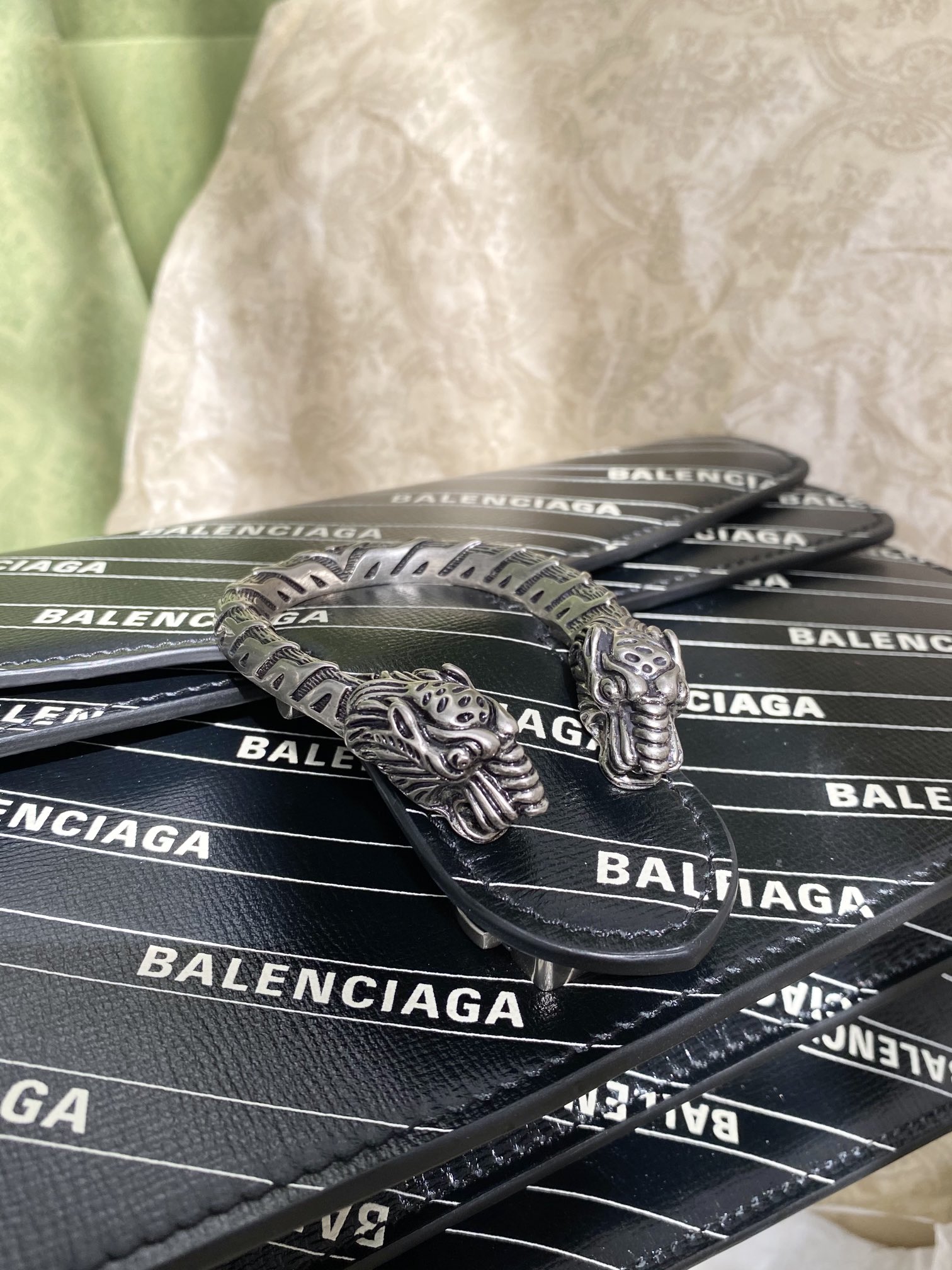 G*u*i dionysus-28*18*9cm